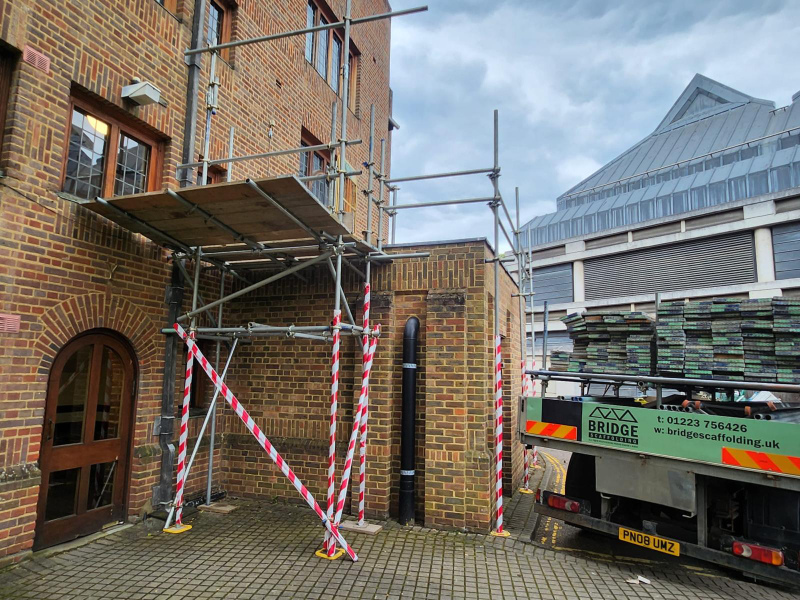 Edge Scaffolding Services Cambridge | Edge Protection | Bridge Scaffolding